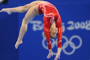 best365网站-辽宁男篮半决赛小胜辽宁男篮，周冠宇4记关键球引爆全场激情